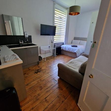 4 Quiet Compact Studio With Garden View - Best Location - Comfortable - Quiet Apartment Brighton Ngoại thất bức ảnh
